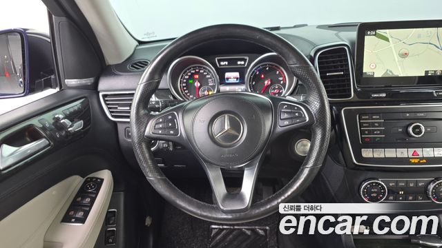 Mercedes-Benz GLS-Class 2017 — photo 13
