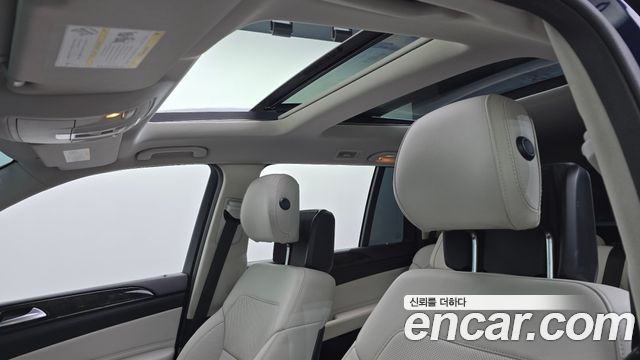 Mercedes-Benz GLS-Class 2017 — photo 17