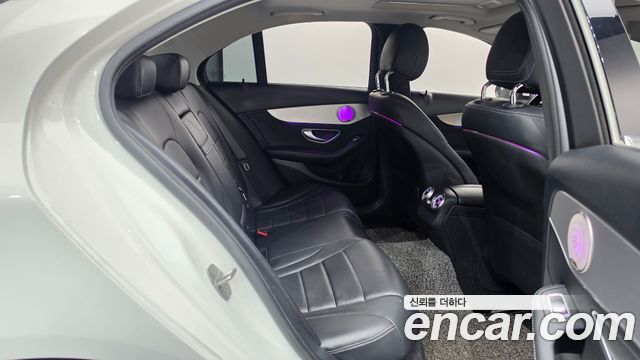 Mercedes-Benz C-Class 2017 — photo 12