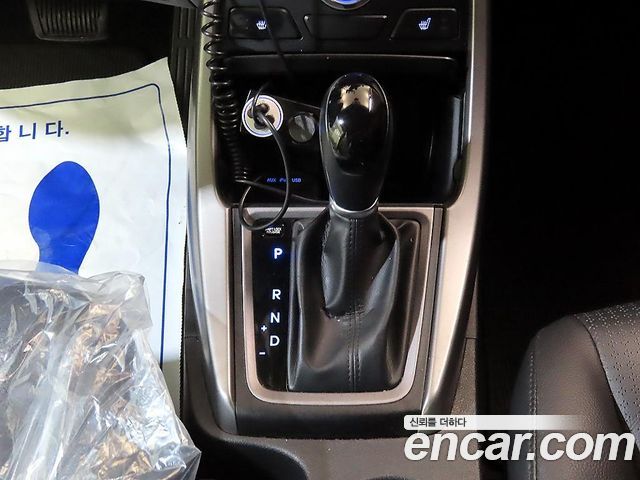 Hyundai AVANTE 2016 — photo 12