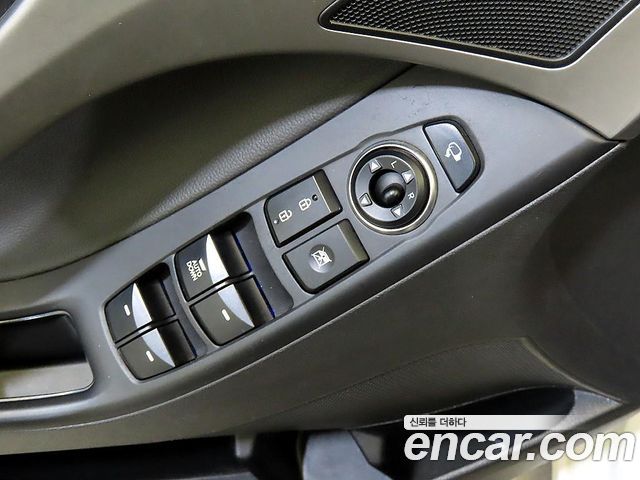 Hyundai AVANTE 2016 — photo 13
