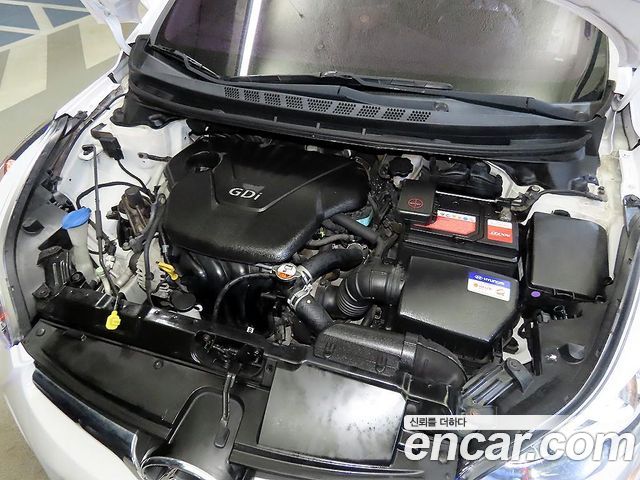 Hyundai AVANTE 2016 — photo 18