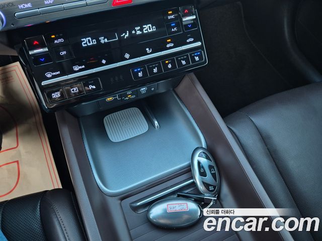 Hyundai Grandeur 2023 — photo 16