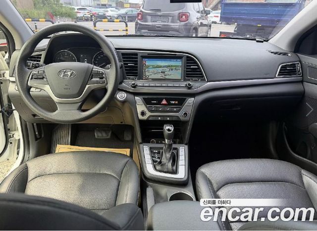 Hyundai AVANTE 2017 — photo 6