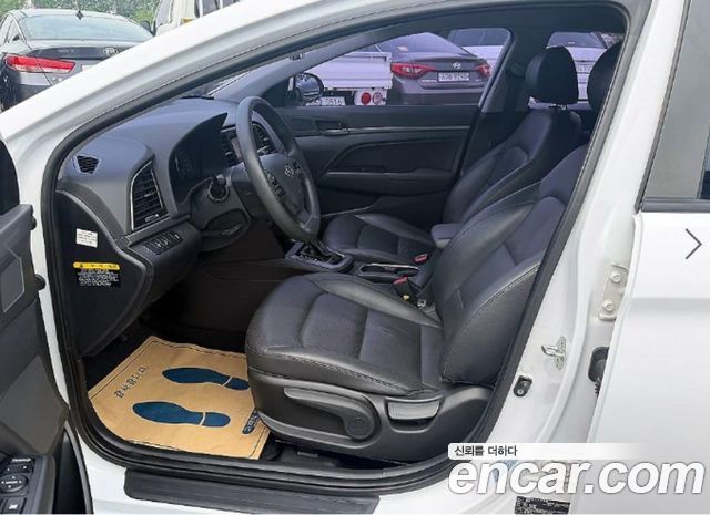 Hyundai AVANTE 2017 — photo 7