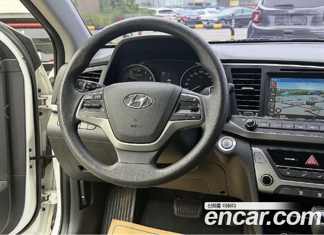 Hyundai AVANTE 2017 — photo 9
