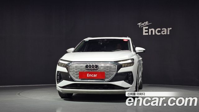 Audi Q4 e-tron 2022 — photo 3