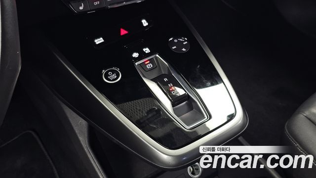 Audi Q4 e-tron 2022 — photo 12