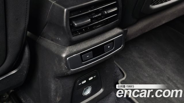 Audi Q4 e-tron 2022 — photo 18