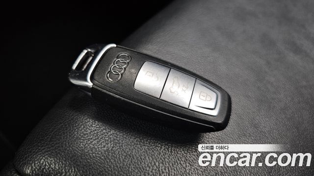 Audi Q4 e-tron 2022 — photo 23