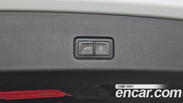 Audi Q4 e-tron 2022 — photo 25