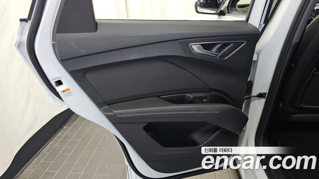 Audi Q4 e-tron 2022 — photo 15