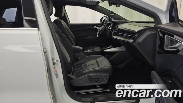Audi Q4 e-tron 2022 — photo 16
