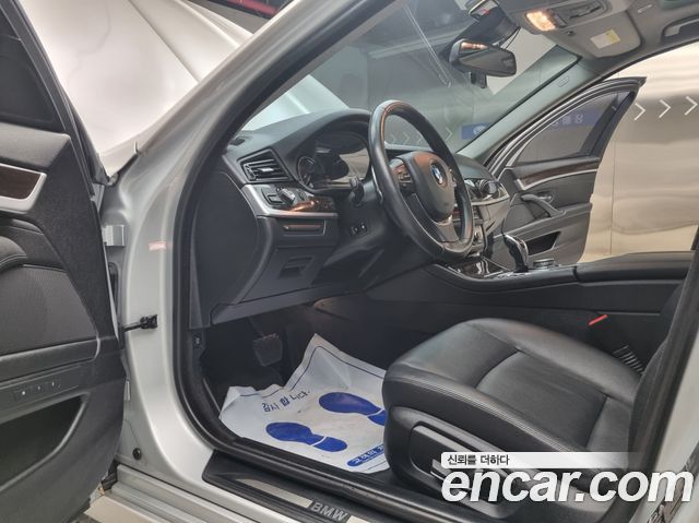 BMW 5-Series 2014 — photo 10