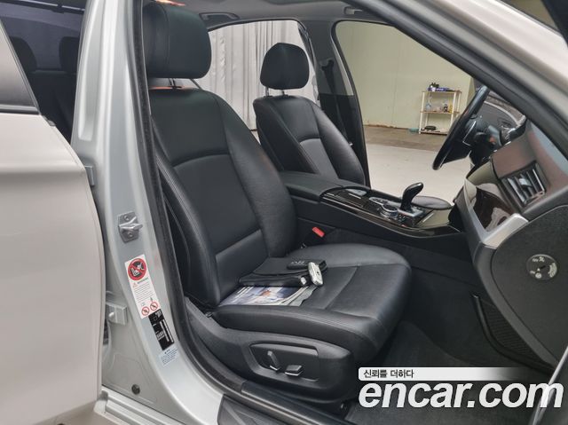 BMW 5-Series 2014 — photo 13