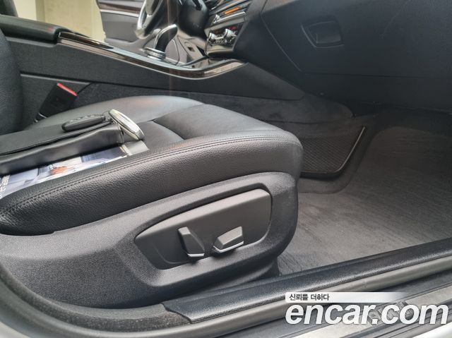 BMW 5-Series 2014 — photo 18
