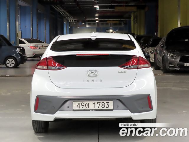 Hyundai Ioniq 2020 — photo 3