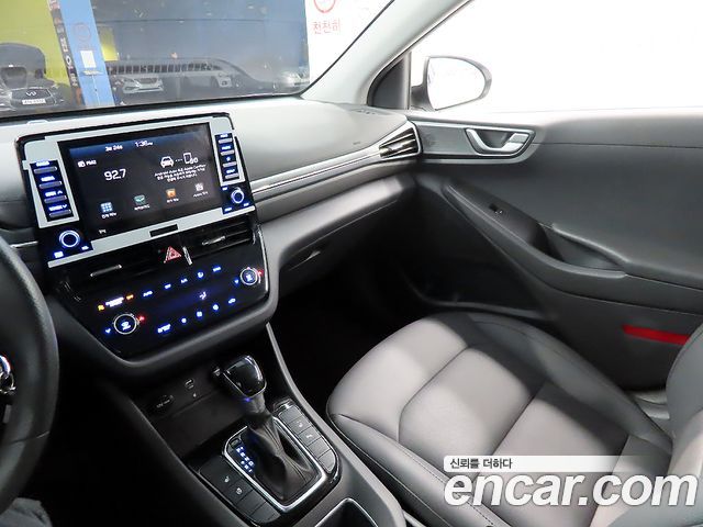 Hyundai Ioniq 2020 — photo 11