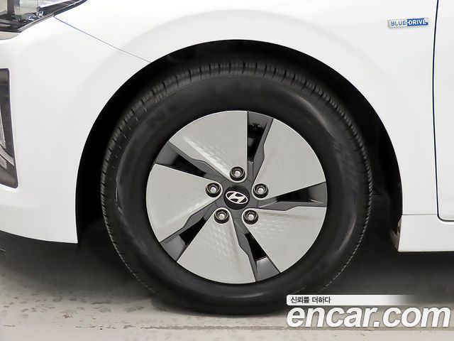 Hyundai Ioniq 2020 — photo 20