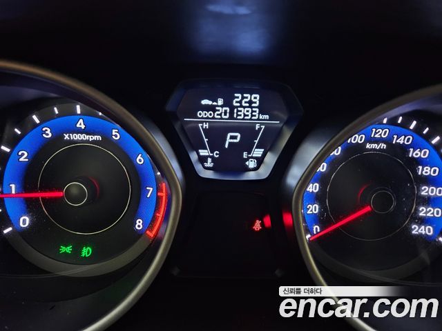 Hyundai AVANTE 2012 — photo 8