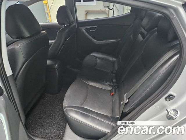 Hyundai AVANTE 2012 — photo 10