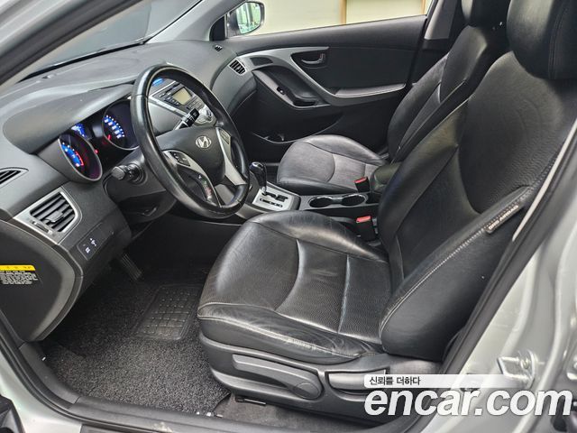 Hyundai AVANTE 2012 — photo 11