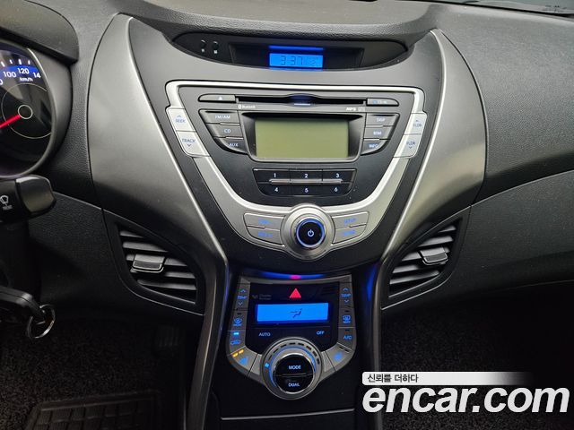 Hyundai AVANTE 2012 — photo 14
