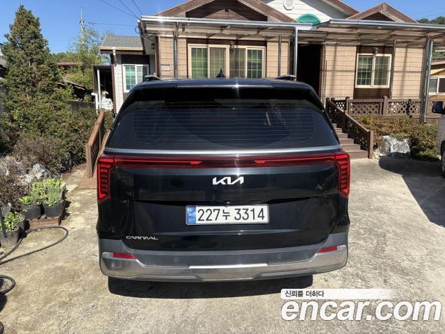 Kia Canival 2024 — photo 4
