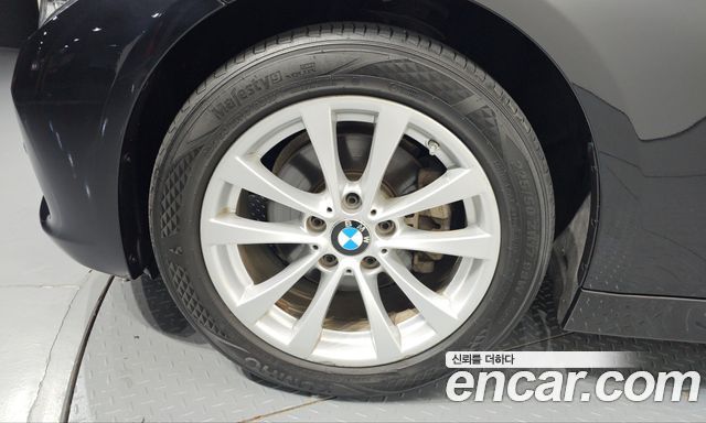 BMW 3-Series 2018 — photo 5