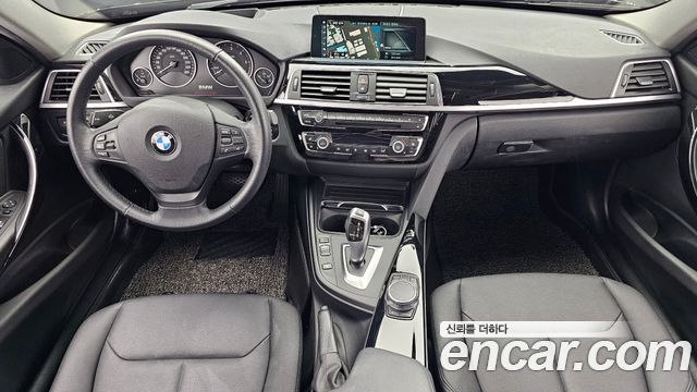 BMW 3-Series 2018 — photo 10
