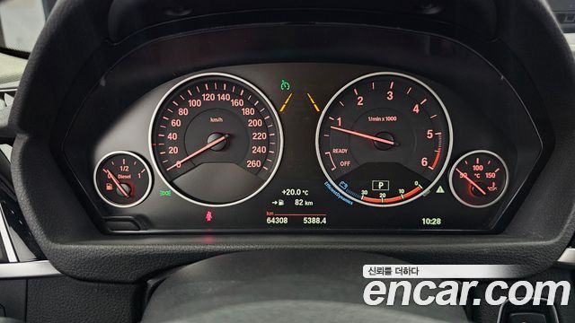 BMW 3-Series 2018 — photo 11