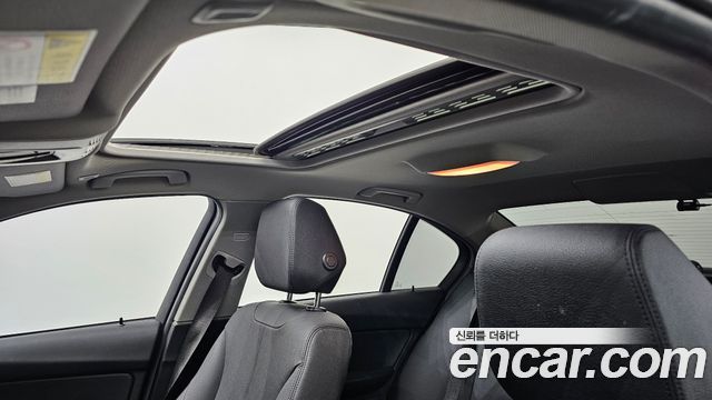 BMW 3-Series 2018 — photo 24