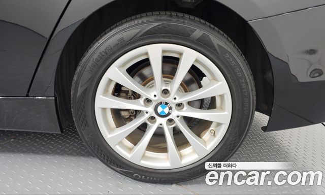 BMW 3-Series 2018 — photo 7