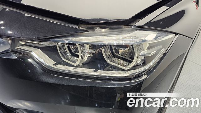 BMW 3-Series 2018 — photo 8