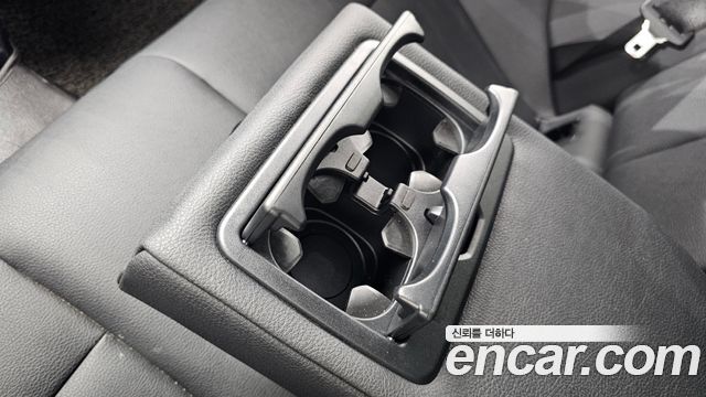 BMW 3-Series 2018 — photo 27