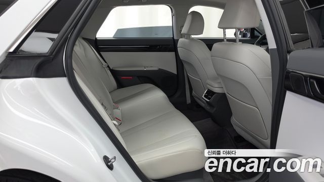 Hyundai Grandeur 2023 — photo 18
