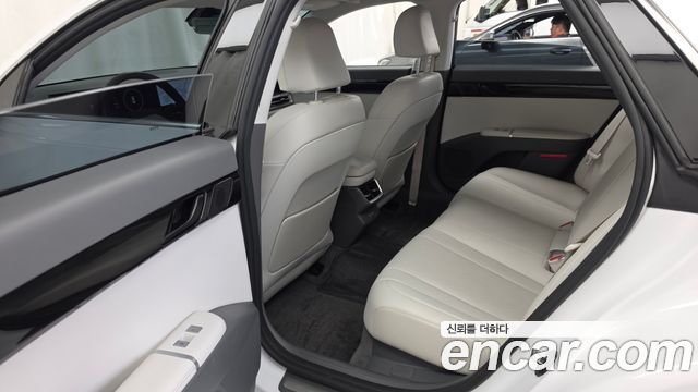 Hyundai Grandeur 2023 — photo 16