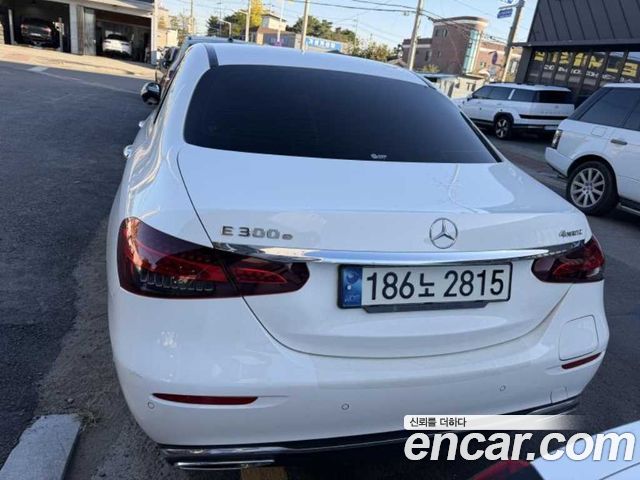 Mercedes-Benz E-Class 2021 — photo 4