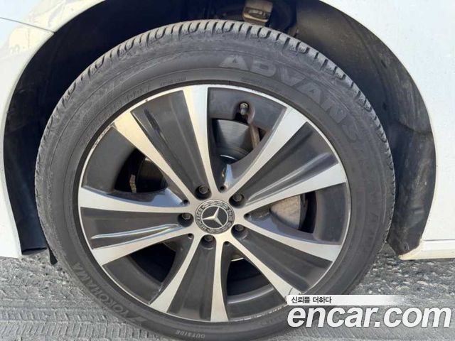 Mercedes-Benz E-Class 2021 — photo 6