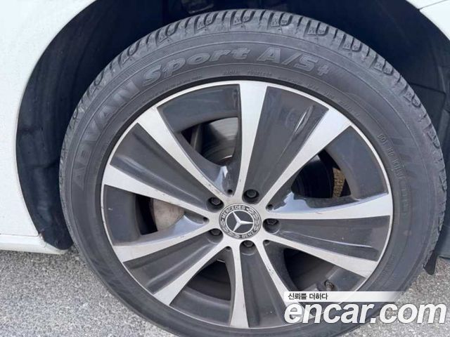 Mercedes-Benz E-Class 2021 — photo 7