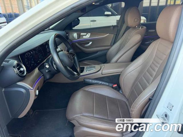 Mercedes-Benz E-Class 2021 — photo 10