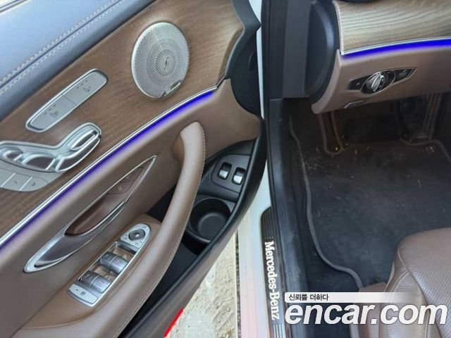 Mercedes-Benz E-Class 2021 — photo 11