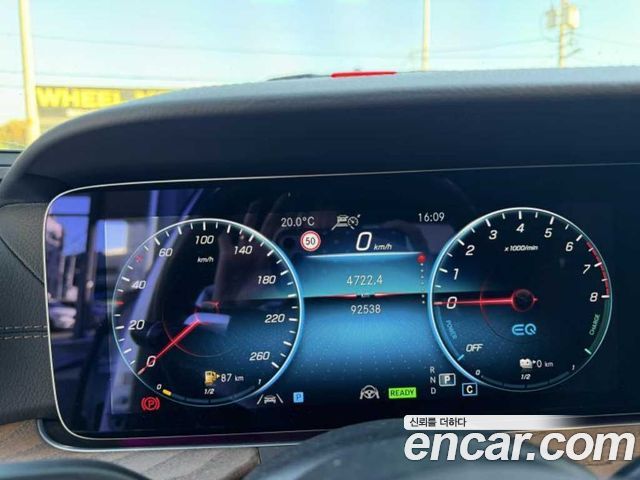 Mercedes-Benz E-Class 2021 — photo 12