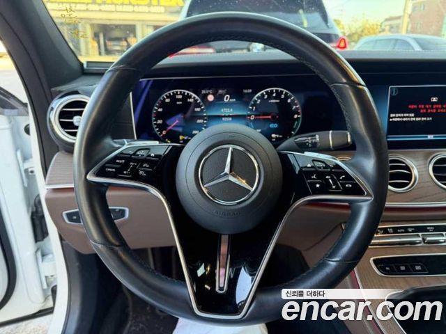 Mercedes-Benz E-Class 2021 — photo 13