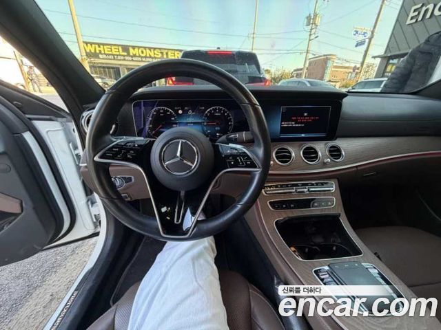 Mercedes-Benz E-Class 2021 — photo 14