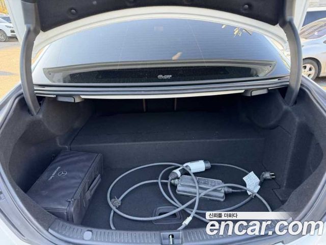Mercedes-Benz E-Class 2021 — photo 20