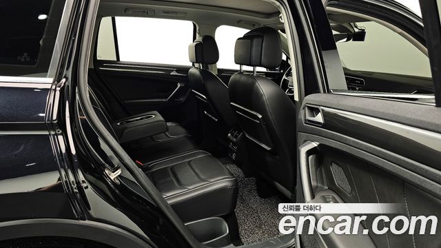 Volkswagen Tiguan 2020 — photo 18