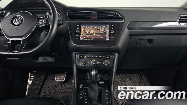 Volkswagen Tiguan 2020 — photo 20