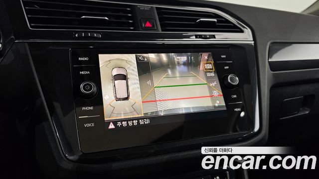 Volkswagen Tiguan 2020 — photo 21