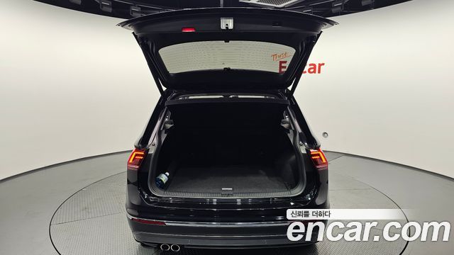 Volkswagen Tiguan 2020 — photo 26